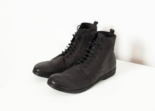 Tải hình ảnh vào trình xem Thư viện, Combat Ankle Boot màu đen
