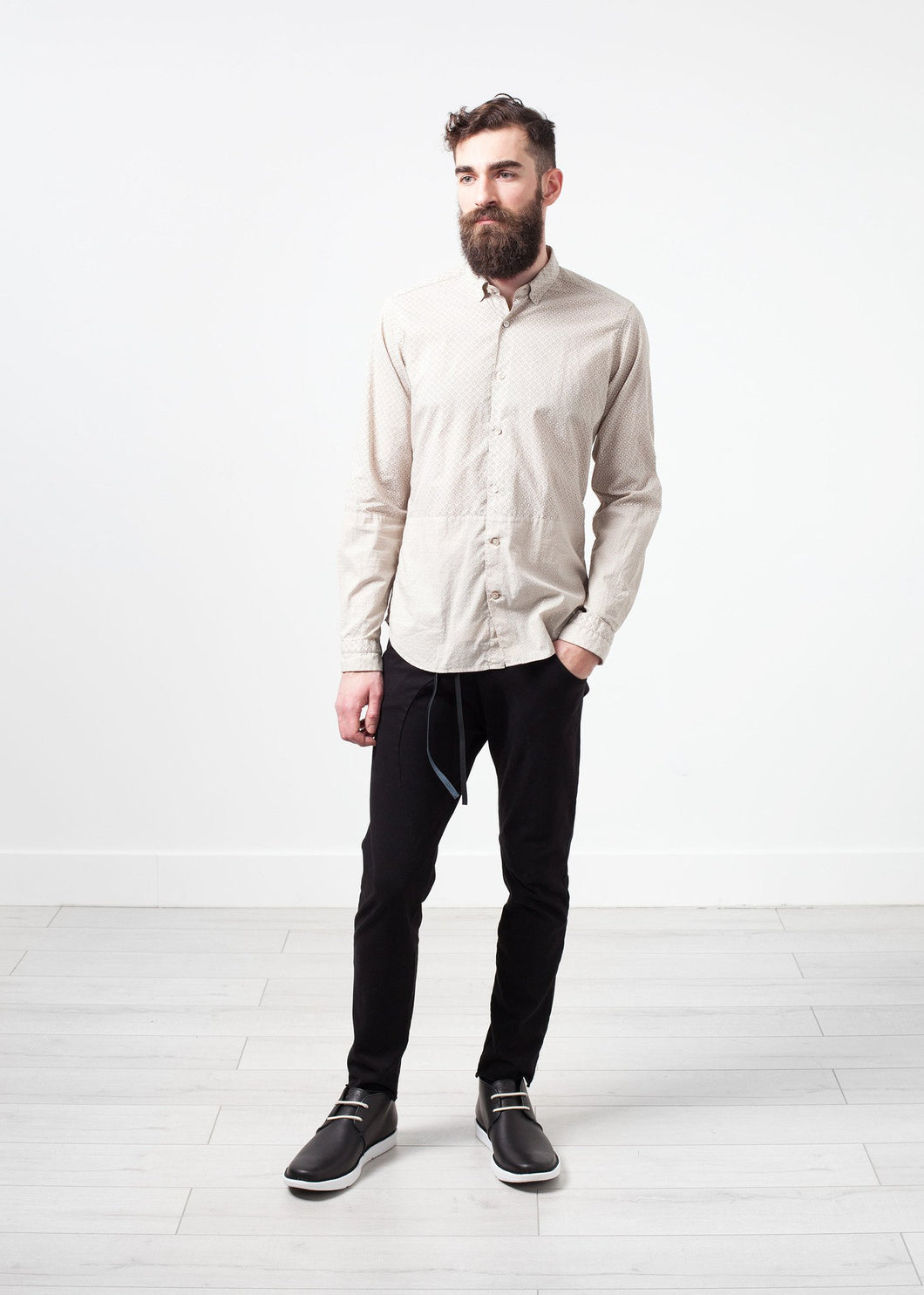 Nút lên có hoa văn màu be