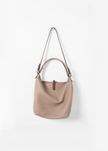 Load image into Gallery viewer, Pretty Grooming Bag
