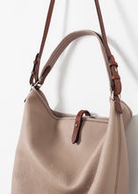 Load image into Gallery viewer, Pretty Grooming Bag
