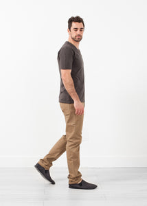 Alex Twill Pant trong cát